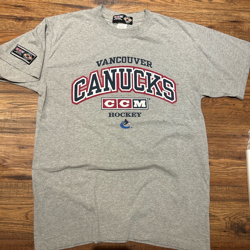 CCM Vancouver Canucks NHL Hockey Vintage Graphic Tee